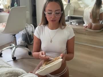 Foto porno Nebunii pe chat marca luvlivvyy pe KUR.ro