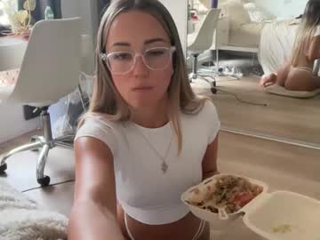 Foto porno Nebunii pe chat marca luvlivvyy pe KUR.ro