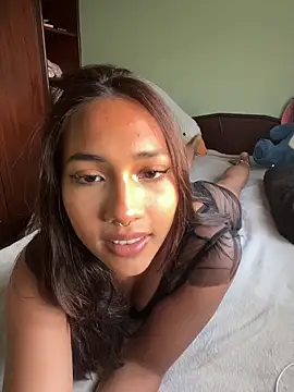 Foto porno Sex online cu lyla_luv pe KUR.ro