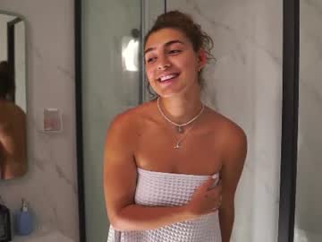 Foto porno lynn_jackson ne arata tot la camera pe KUR.ro