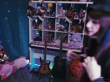 Foto porno madnessalise ne arata tot la camera pe KUR.ro