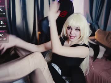 Foto porno madnessalise ne arata tot la camera pe KUR.ro