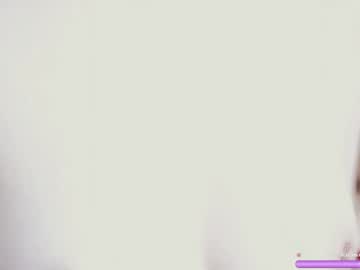 Foto porno madnessalise ne arata tot la camera pe KUR.ro