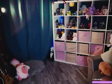 Foto porno madnessalise ne arata tot la camera pe KUR.ro