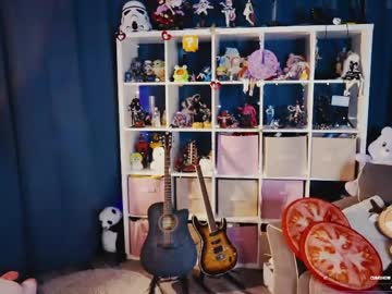 Foto porno madnessalise ne arata tot la camera pe KUR.ro