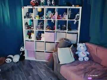 Foto porno madnessalise ne arata tot la camera pe KUR.ro