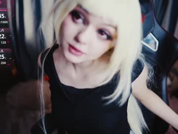 Foto porno madnessalise ne arata tot la camera pe KUR.ro