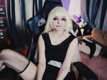 Foto porno madnessalise ne arata tot la camera pe KUR.ro