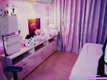 Foto porno madnessalise ne arata tot la camera pe KUR.ro