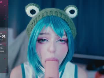 Foto porno madnessalise ne arata tot la camera pe KUR.ro