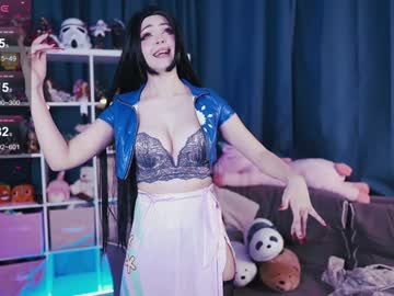 Foto porno madnessalise se dezbraca la web pe Chaturbate pe KUR.ro