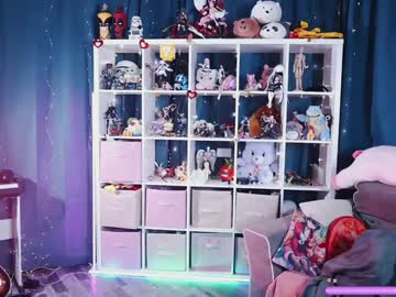 Foto porno madnessalise ne arata tot la camera pe KUR.ro