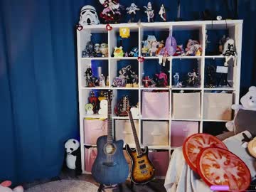 Foto porno madnessalise ne arata tot la camera pe KUR.ro