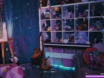 Foto porno madnessalise ne arata tot la camera pe KUR.ro