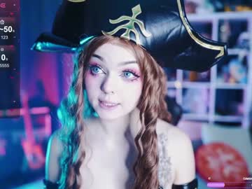 Foto porno madnessalise ne arata tot la camera pe KUR.ro
