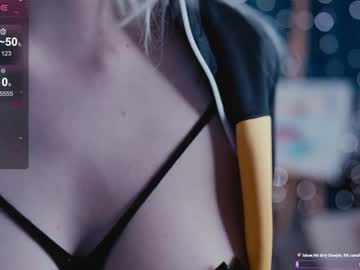 Foto porno madnessalise ne arata tot la camera pe KUR.ro