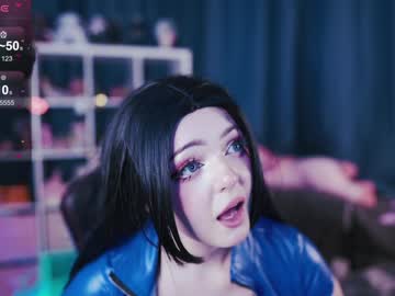 Foto porno madnessalise se dezbraca la web pe Chaturbate pe KUR.ro
