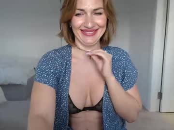 Foto porno mallinia ne arata tot la camera pe KUR.ro