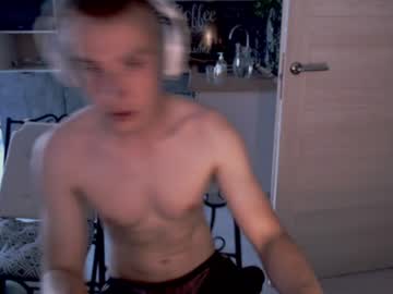 Foto porno mark_wing descoperita pe video chat pe KUR.ro