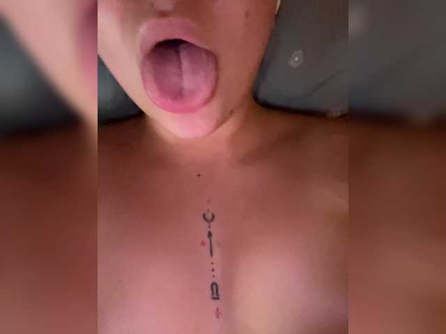 Foto porno Nebunii pe chat marca marsandvenera pe KUR.ro