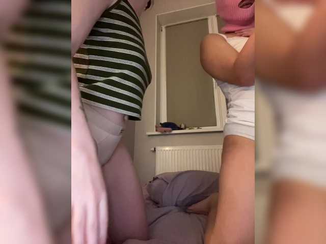Foto porno Nebunii pe chat marca marsandvenera pe KUR.ro