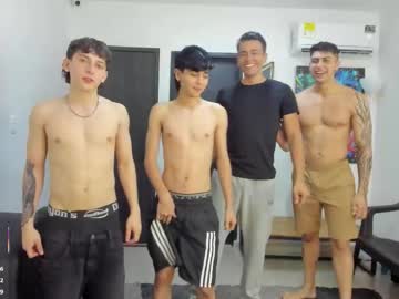 Foto porno masters_sexx se dezbraca la web pe Chaturbate pe KUR.ro