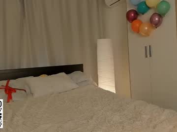 Foto porno maudcouncil se dezbraca la web pe Chaturbate pe KUR.ro
