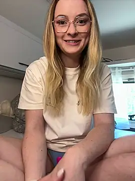Foto porno Fantezii cu melanieTesss pe StripChat pe KUR.ro