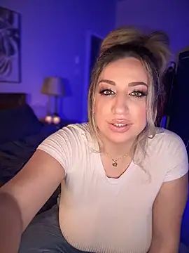 Foto porno miamellycious ne arata tot la camera pe KUR.ro