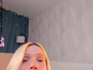 Foto porno Sex online cu mikaelataron pe KUR.ro