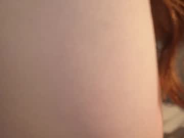 Foto porno milablum se dezbraca la web pe Chaturbate pe KUR.ro