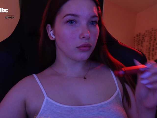 Foto porno mispopi se dezbraca la web pe BongaCams pe KUR.ro
