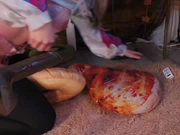 Foto porno Sex online cu mollyflwers pe KUR.ro