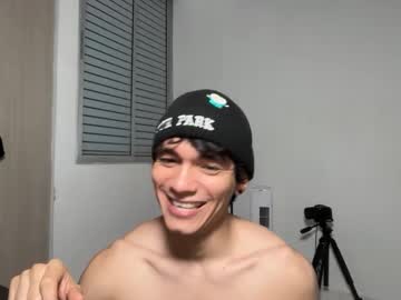 Foto porno mr_freed se dezbraca la web pe Chaturbate pe KUR.ro