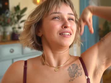 Foto porno ms_dira descoperita pe video chat pe KUR.ro