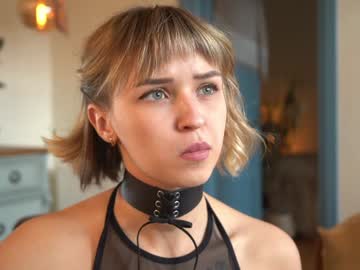 Foto porno ms_dira descoperita pe video chat pe KUR.ro