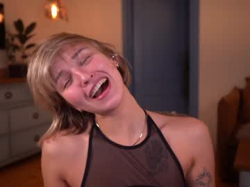 Foto porno ms_dira descoperita pe video chat pe KUR.ro