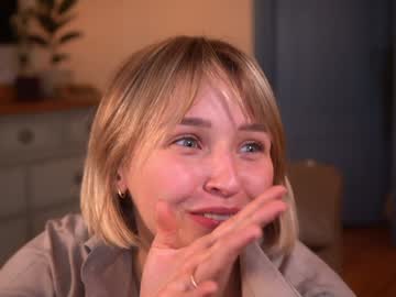 Foto porno ms_dira descoperita pe video chat pe KUR.ro