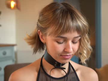 Foto porno ms_dira descoperita pe video chat pe KUR.ro