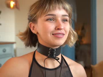 Foto porno ms_dira descoperita pe video chat pe KUR.ro