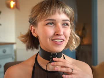 Foto porno ms_dira descoperita pe video chat pe KUR.ro