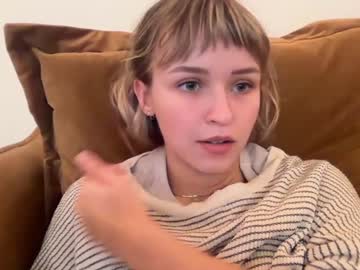 Foto porno ms_dira descoperita pe video chat pe KUR.ro