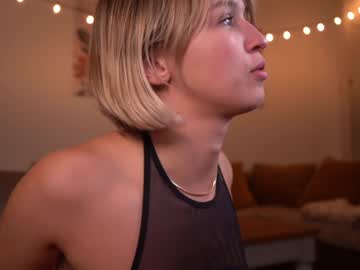 Foto porno ms_dira descoperita pe video chat pe KUR.ro