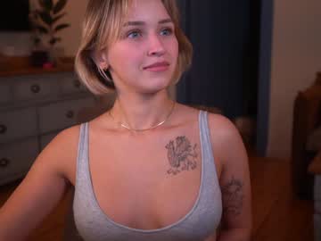 Foto porno ms_dira descoperita pe video chat pe KUR.ro