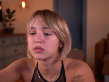 Foto porno ms_dira descoperita pe video chat pe KUR.ro