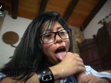 Foto porno naughty_skull ne arata tot la camera pe KUR.ro