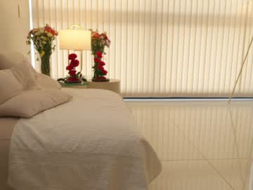 Foto porno Ce sexy este naughtysammx pe KUR.ro