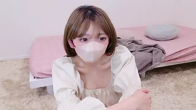 neruneruru se dezbraca la web pe StripChat