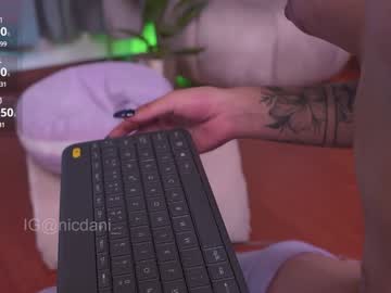 Foto porno nicdani_1 ne arata tot la camera pe KUR.ro