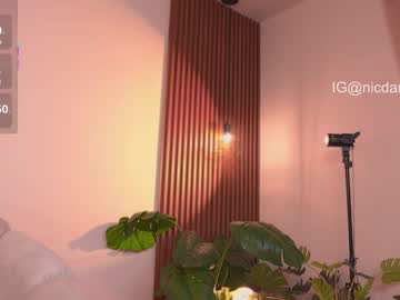 Foto porno Discutii intime cu nicdani_1 pe KUR.ro